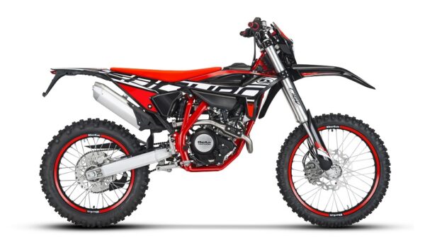 Enduro-motocikli-beta-rr-125-4t-lc-motosalons-prormotors